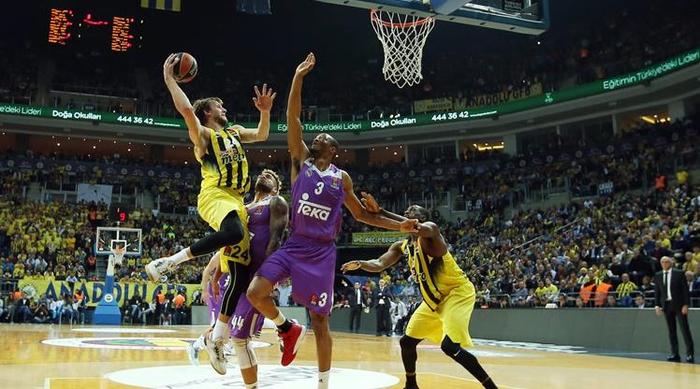Fenerbahçe evinde Real Madrid'i devirdi: 78-77