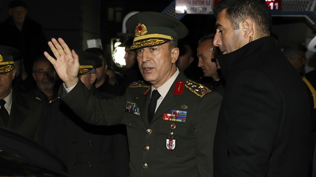 Orgeneral Hulusi Akar'dan Şehit Üsteğmen Zafer Er'in ailesine taziye ziyareti