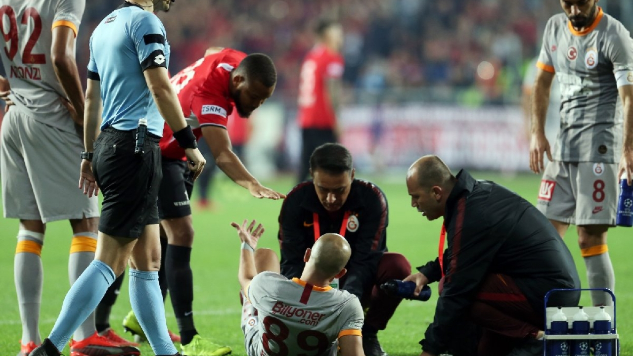 Feghouli'den Terim'i kızdıran hareket!