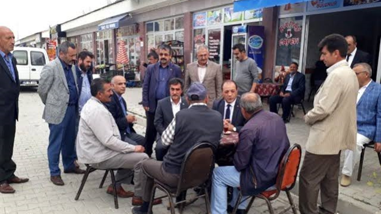 Erzurum'da MHP İl Başkanı Naim Karataş, Ilıca’da yeni çarşı esnafını ziyaret etti