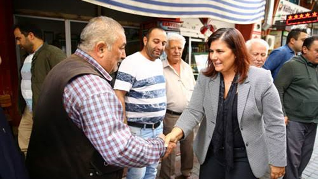 Aydın'da Başkan Özlem Çerçioğlu, esnafla kahvaltıda buluştu
