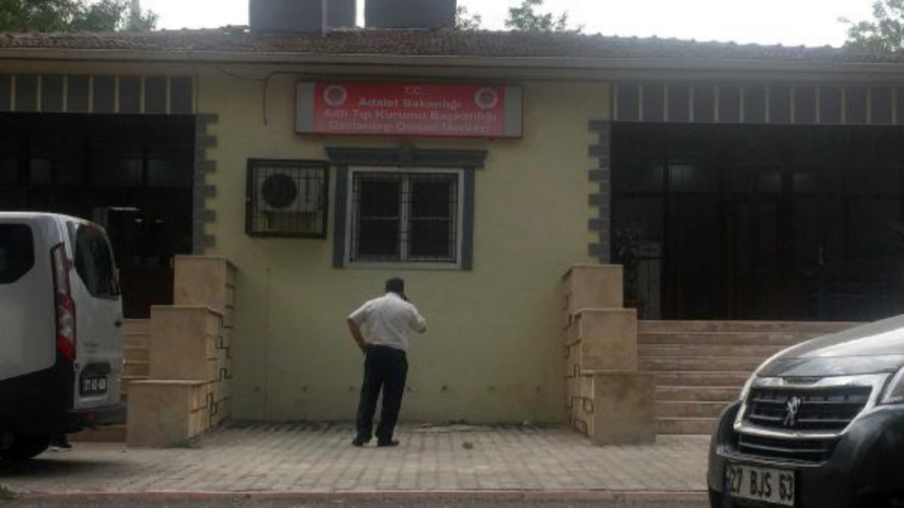 İnşaat işçilerini taşıyan kamyonet devrildi!