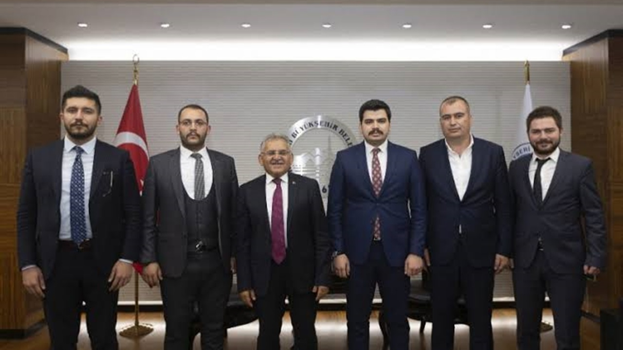 Kayseri'de yeni yönetimlerden Başkan Memduh Büyükkılıç’a ziyaret
