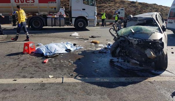 AK Partili vekil ve eşinin yaralandığı kazada 2 ölü!