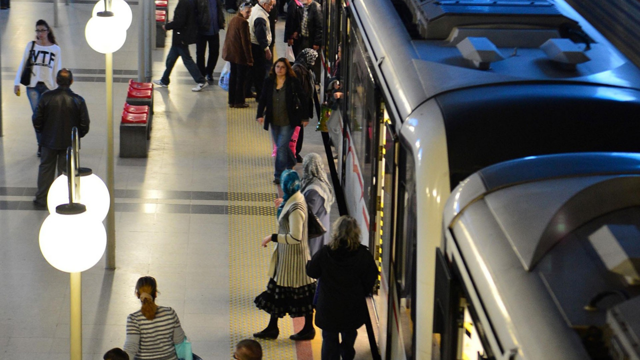 Metro seferlerine milli maç düzenlemesi!