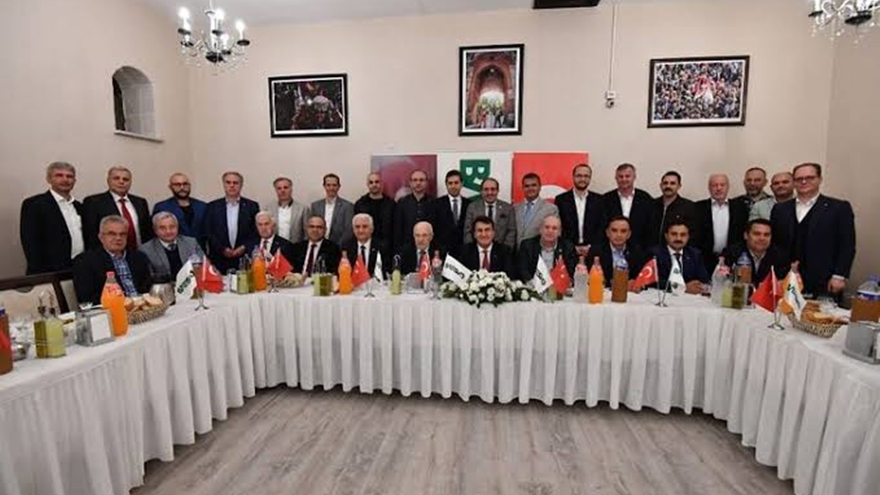 Bursa'da Mustafa Dündar: "Bursa, Türkiye ekonomisine ciddi katkı sağlıyor"