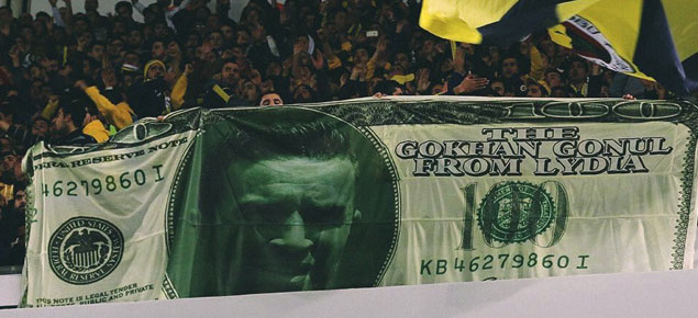 Kadıköy'de Gökhan Gönül'e dolar yağmuru!