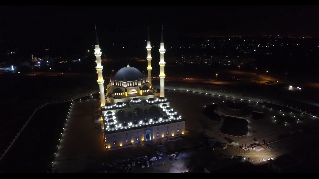 İstanbul'da tüm camilerde sela okundu!