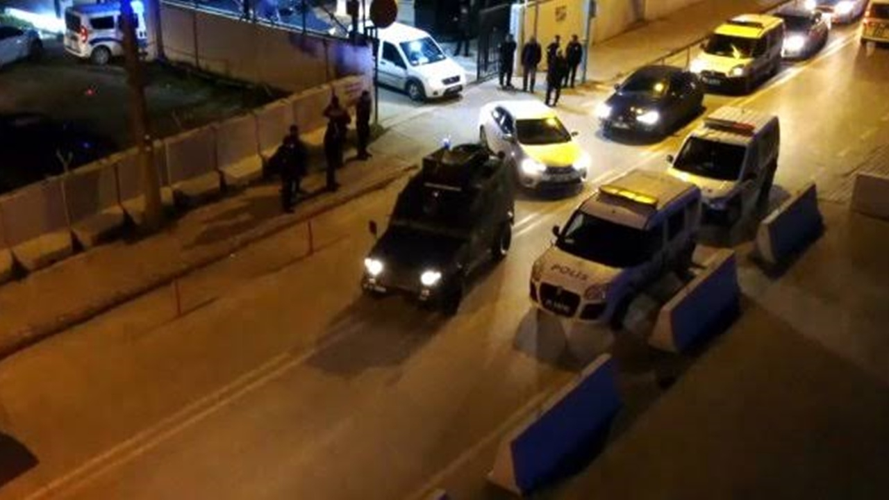 Adana'da aranan 4 kişi, şafak operasyonuyla yakalandı