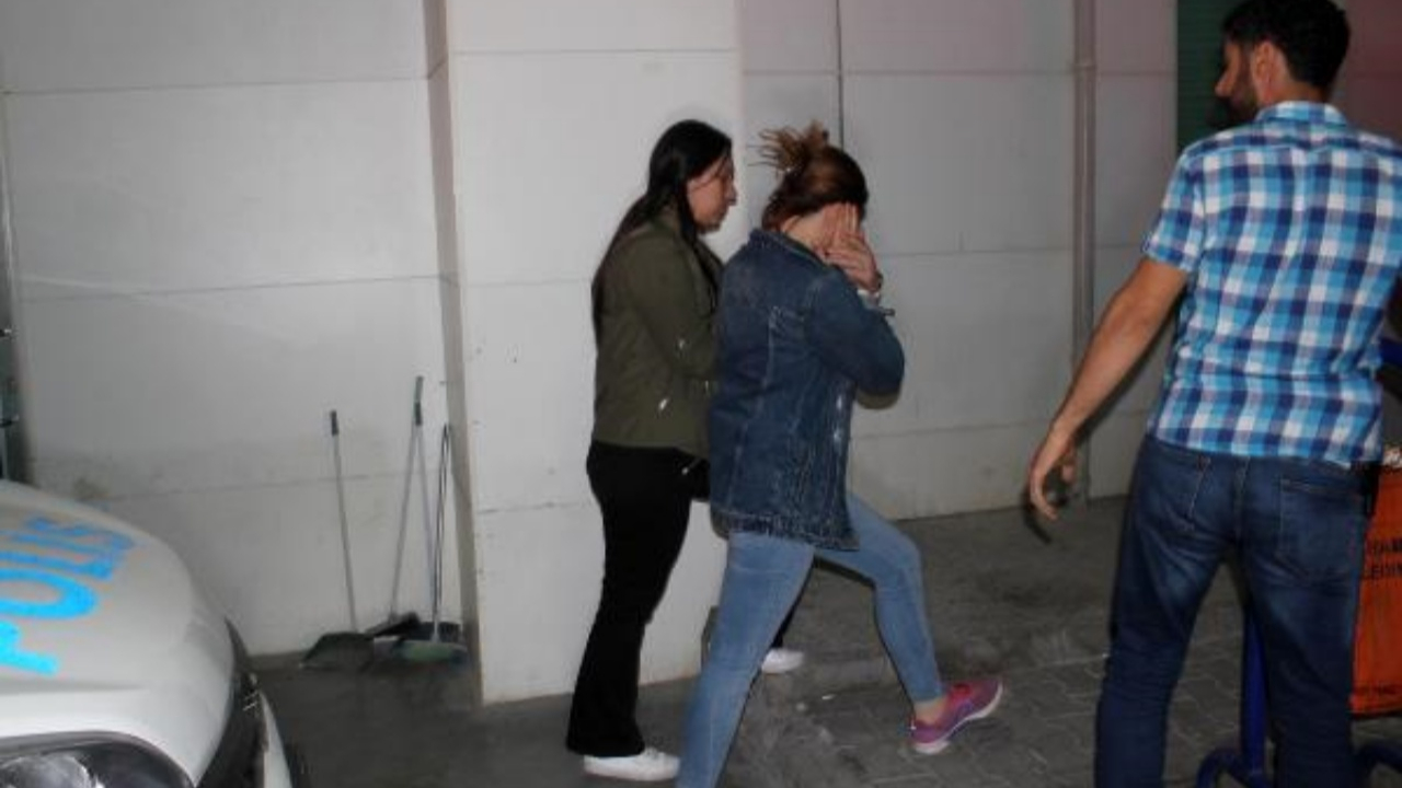 Genç kızları cinsel ilişkiye zorlayıp şantaj yaptılar