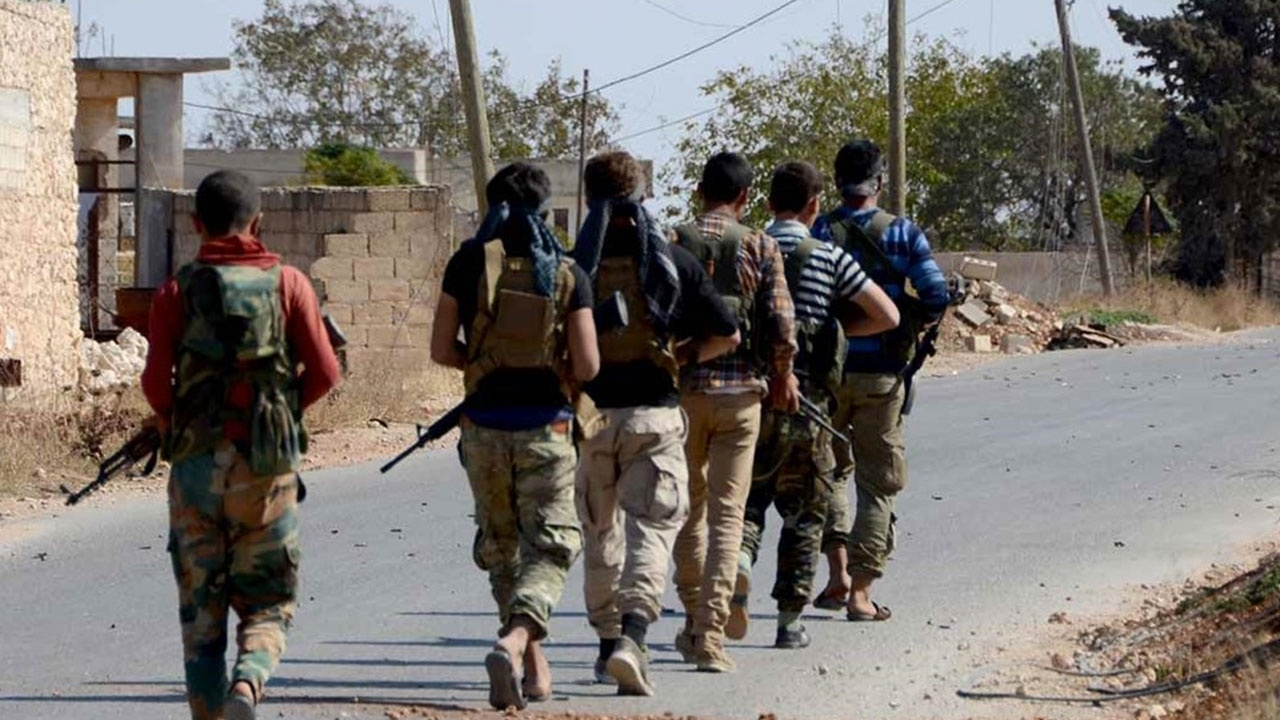 YPG/PKK'lı teröristler Suriye Milli Ordusu'na saldırdı...