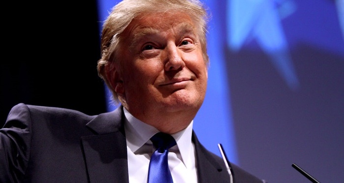 Donald Trump iki tweet'le Çin'i sarstı!