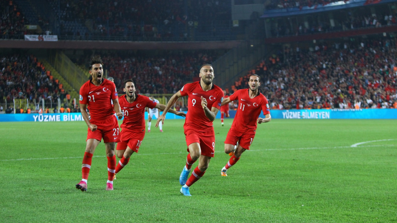 Türk taraftarlar Fransa'ya korku saldı!