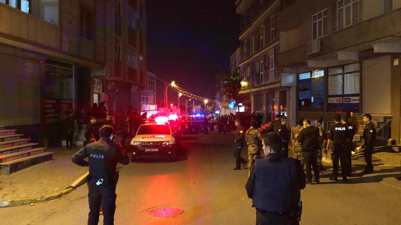 Avcılar'da iki grup arasında çatışma çıktı...