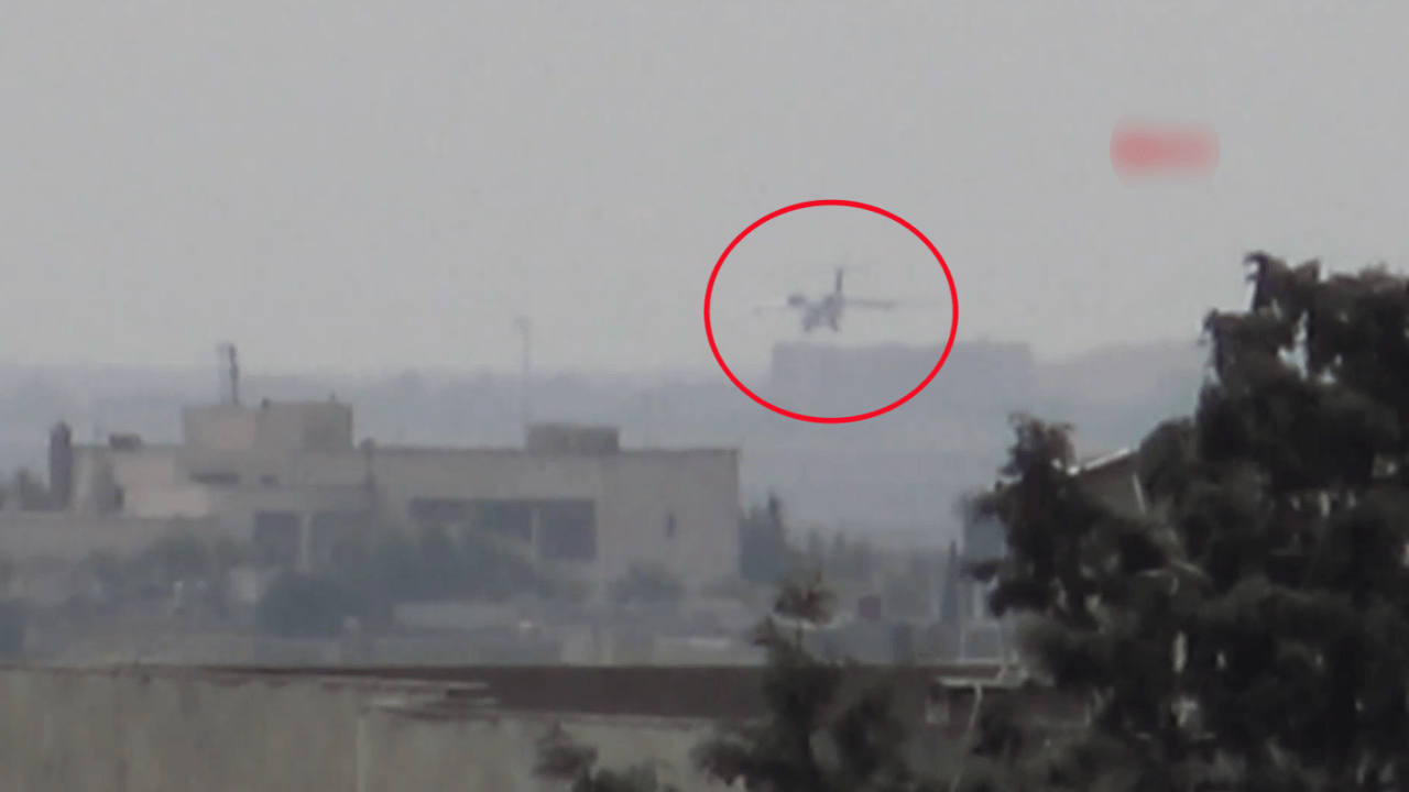YPG kontrolündeki Kamışlı'ya inen gizemli uçak!