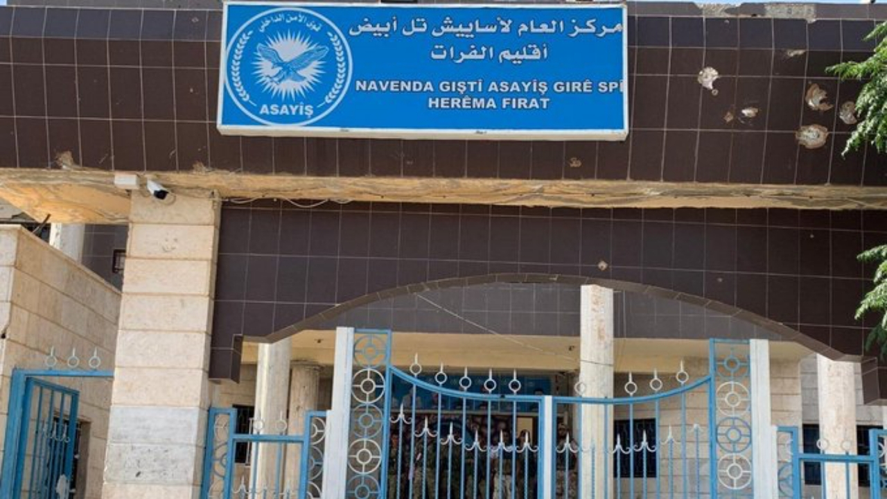 Tel Abyad'ın ilçe merkezinin batısı teröristlerden kurtarıldı!