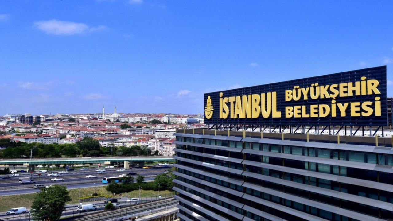 İBB o ismi görevden aldı!