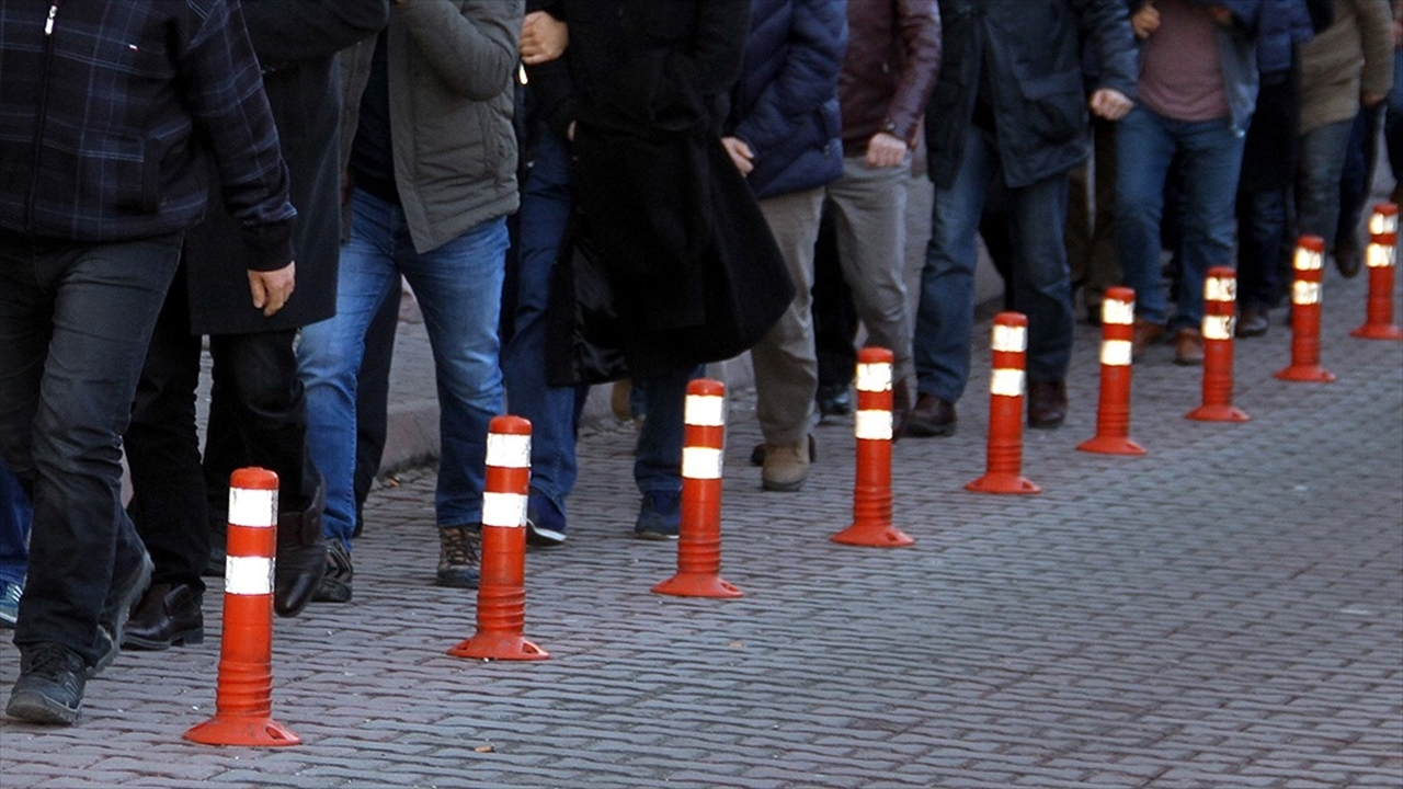 Barış Pınarı'nı protesto ettiler...