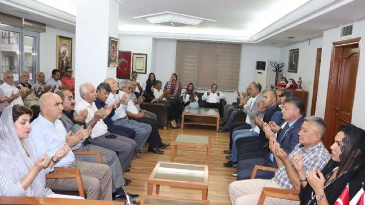 Adana MHP'de Devlet Bahçeli sevinci