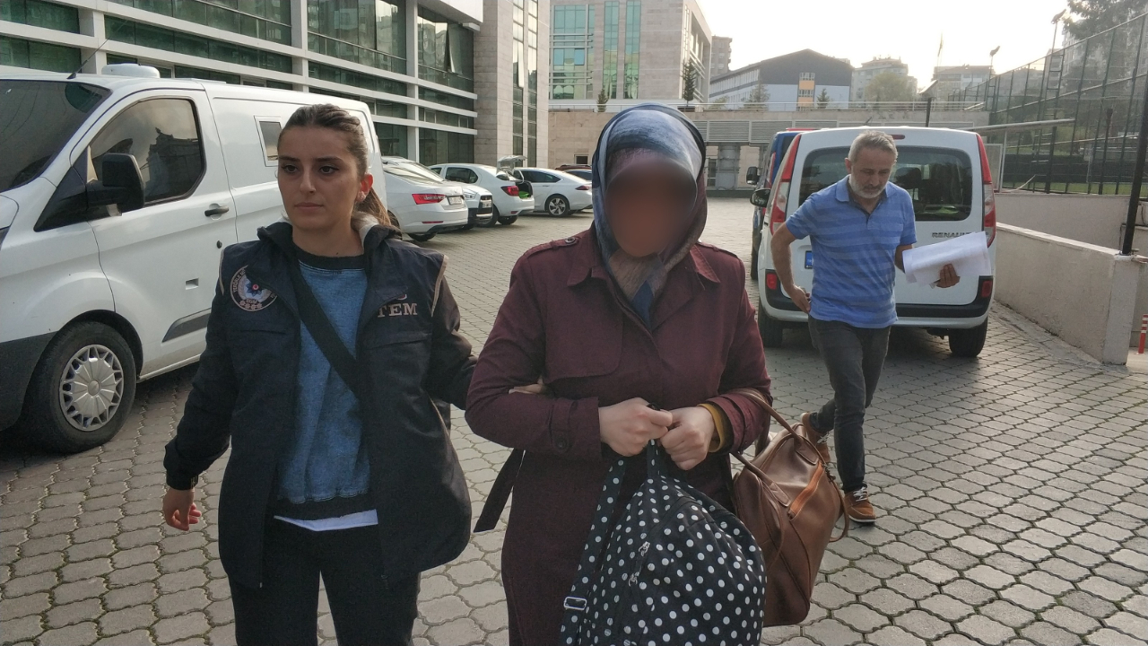 Gaybubet evinde yakalandı