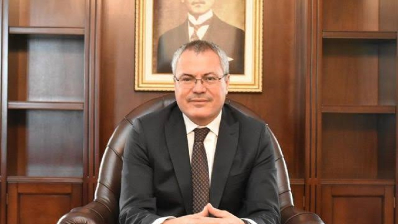 Manisa'da Vali Ahmet Deniz muhtarları yemekte ağırlayacak