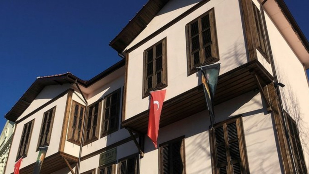 CHP ve HDP Atatürk'ün evine saldırıya neden sessiz