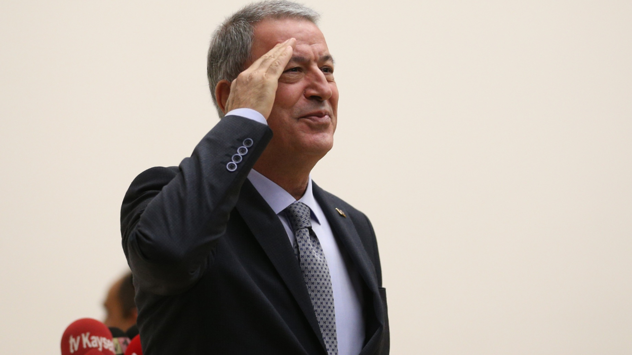 Bakan Akar: TSK'da bir gram kimyasal silah yok!