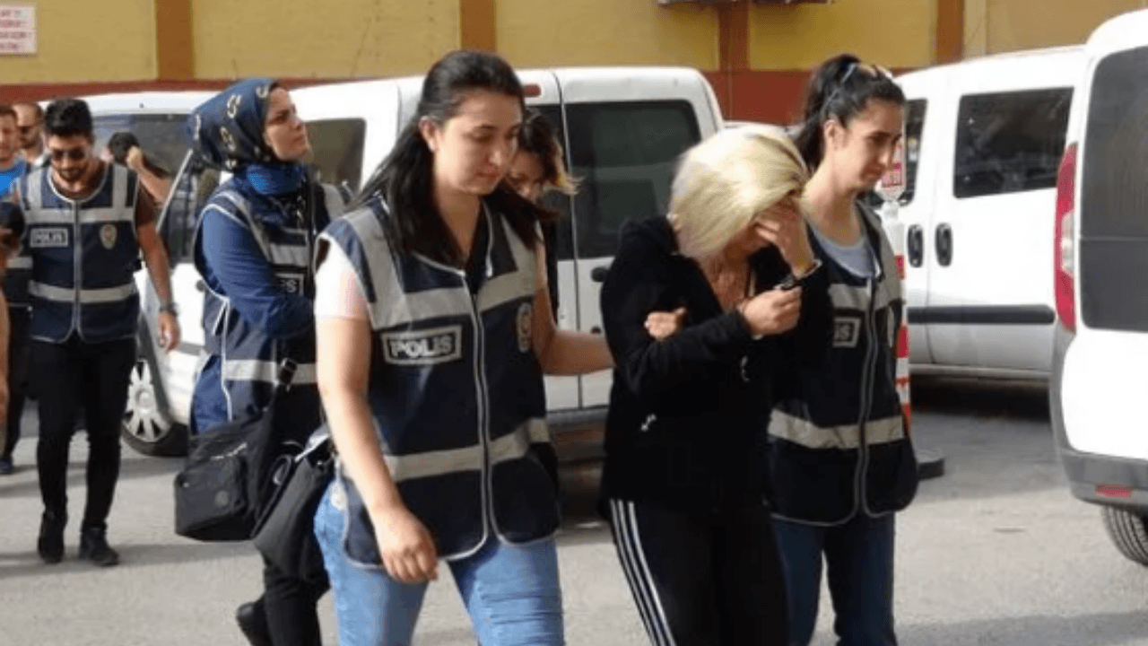 Gözcü esnafa 'cinsel ilişki' indirimi