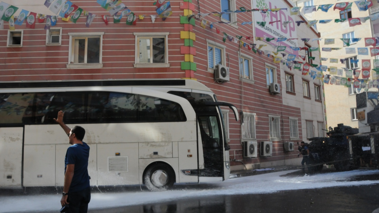 Diyarbakır annelerine otobüs engeli!