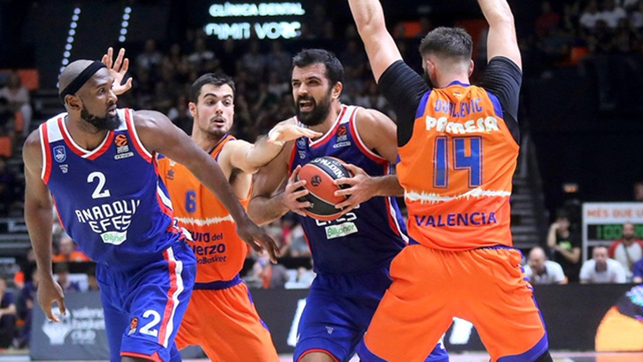 Anadolu Efes, Valencia Basket'i deplasmanda yendi!