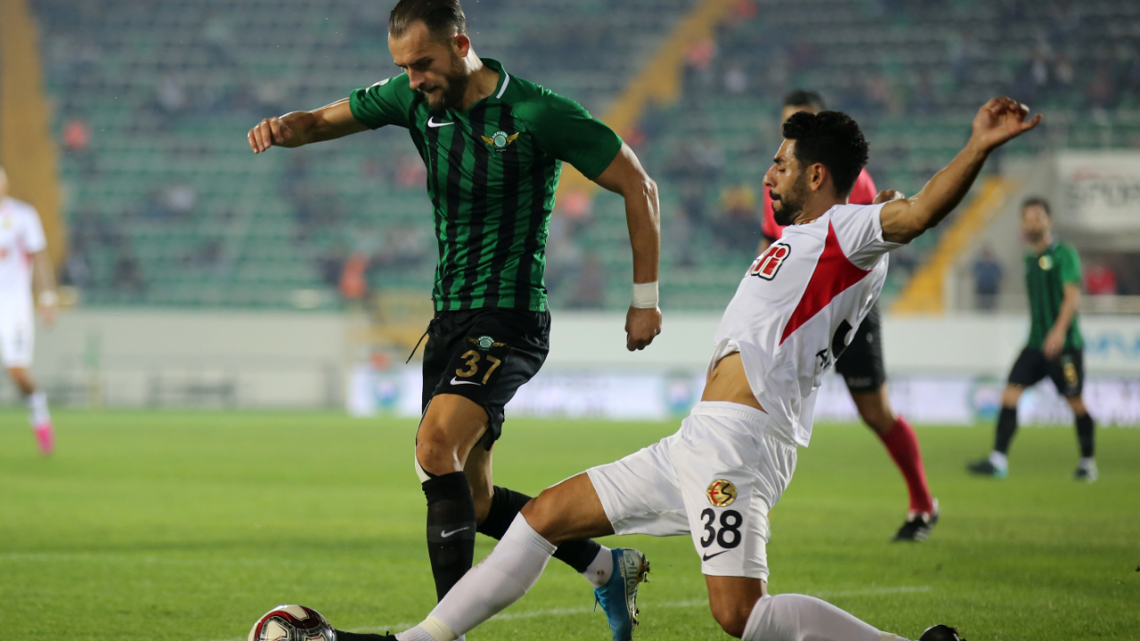Akhisar evinde sürprize izin vermedi!