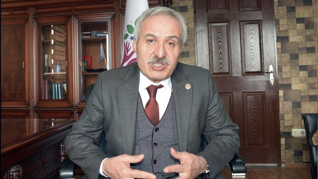 Selçuk Mızraklı ve 2 HDP'li  başkana gözaltı!