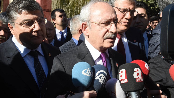 FETÖ'den tutuklu o isimlere bir kez daha sahip çıktı!