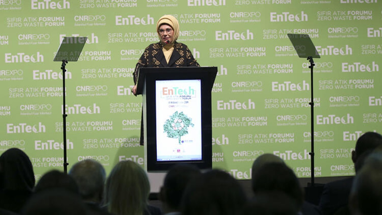 Emine Erdoğan: Yenilenebilir enerji kaynaklarına yönelmek hepimiz için bir zarurettir