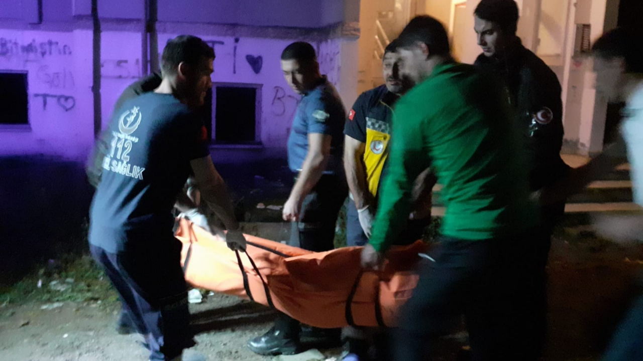 Bir kurşun duvara bir kurşun kalbine sıktı!