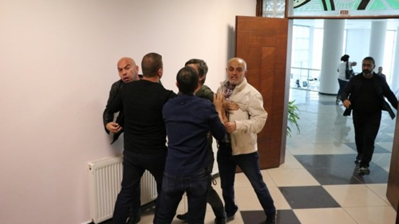 Basın toplantısında gerginlik yaşandı!