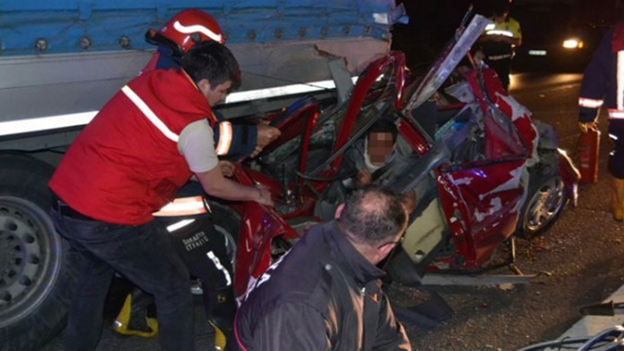 Sakarya'da trafik kazası: 1 ölü, 1 yaralı