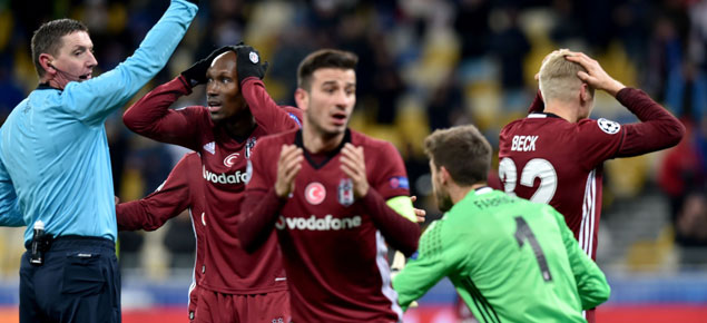 Tarihi maçta Beşiktaş hakem kurbanı!