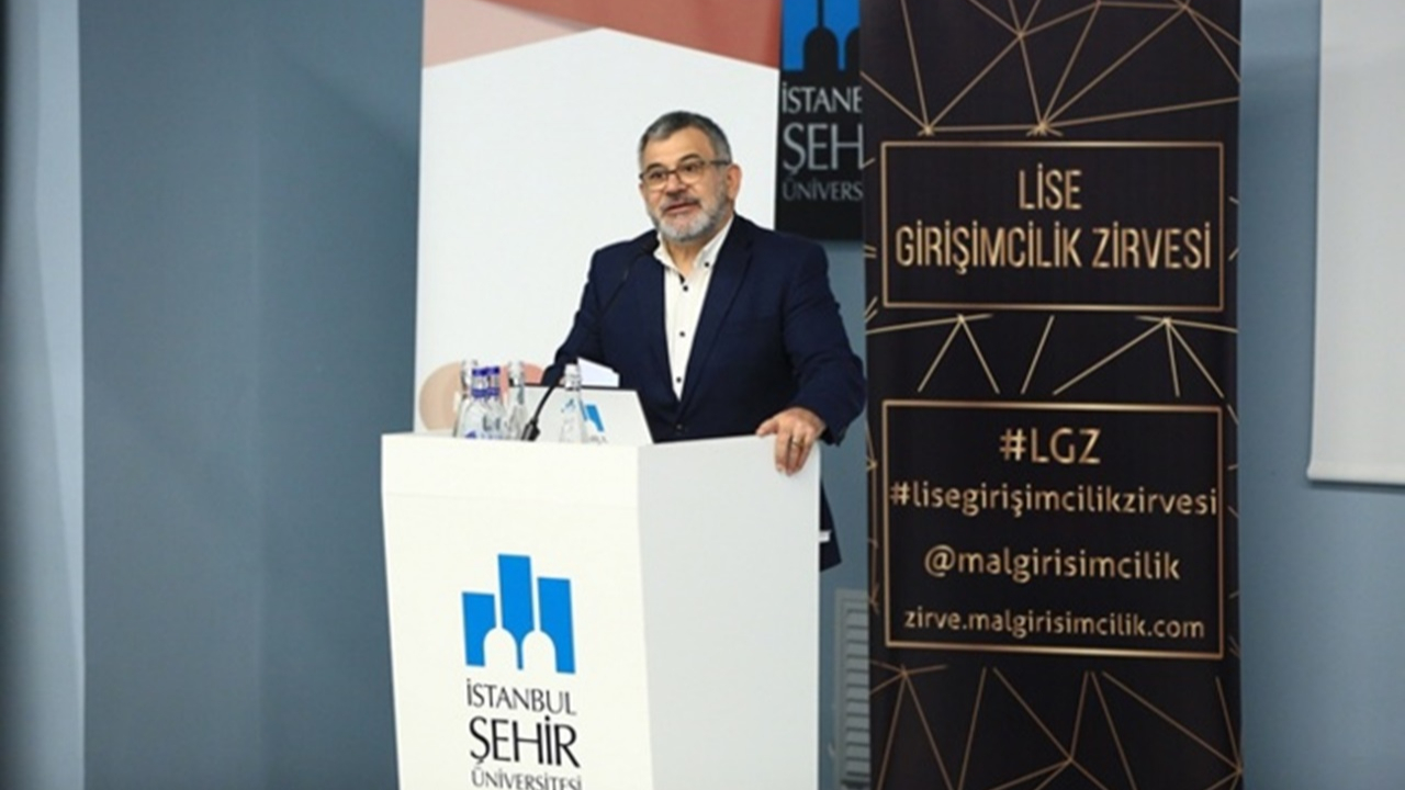 Düzce'de Eray Kılıç, bilgi ve birikimini öğrencilerle paylaştı