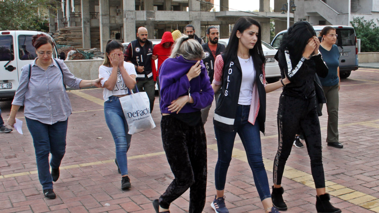 2'si küçük yaşta 4 kadına fuhuş operasyonu!