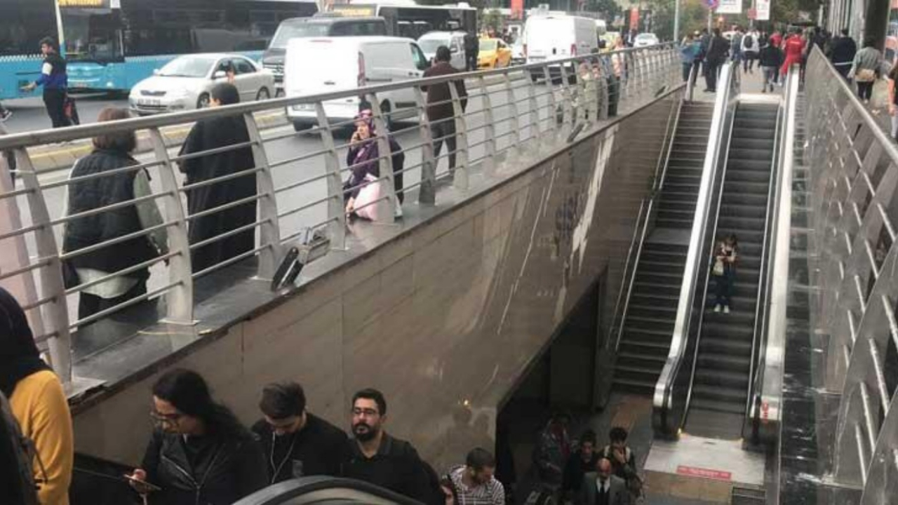 İstanbul metrosunda intihar!