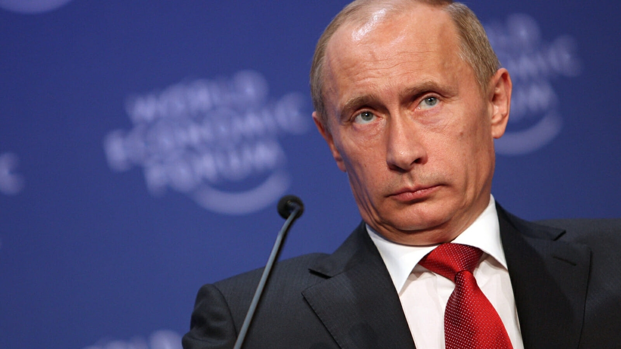 Putin'in eski kartvizitine 2 milyon ruble istiyor!