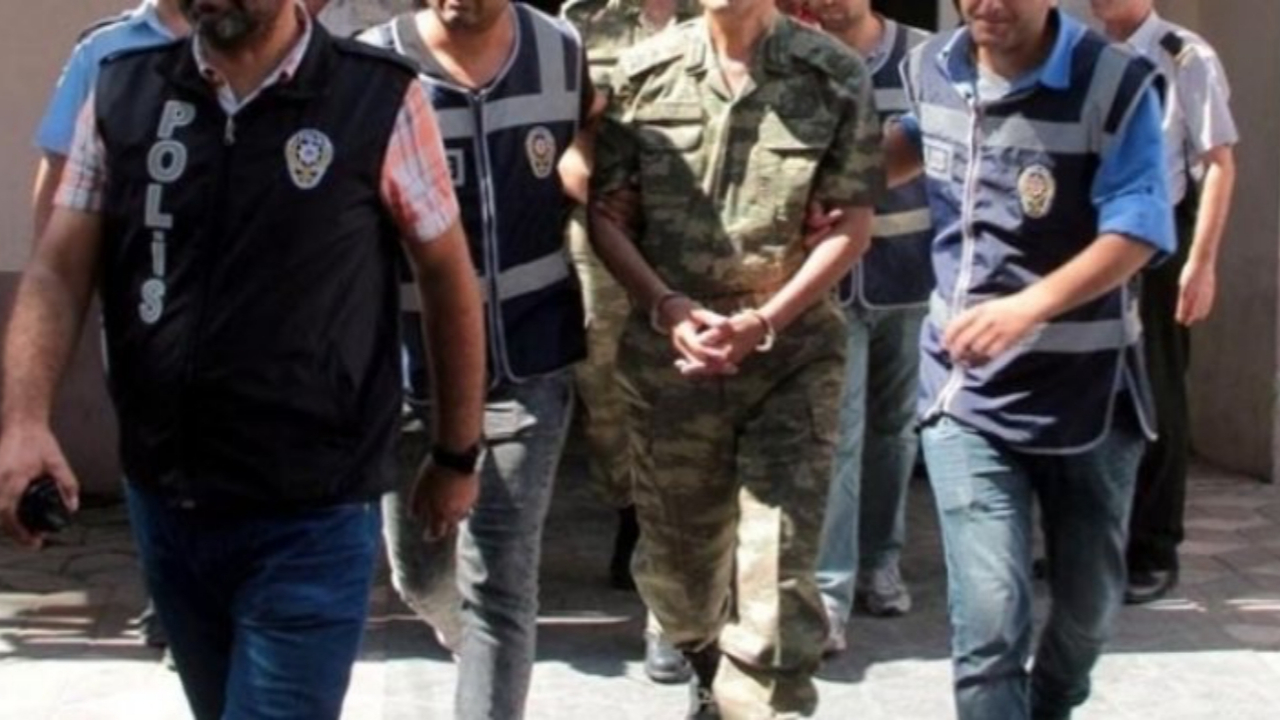 Mülakatlarda FETÖ üyelerini TSK'ya sızdıran askerlere gözaltı!