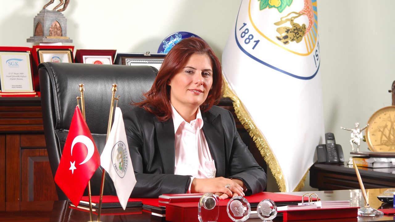 Özlem Çerçioğlu özür bekliyor...