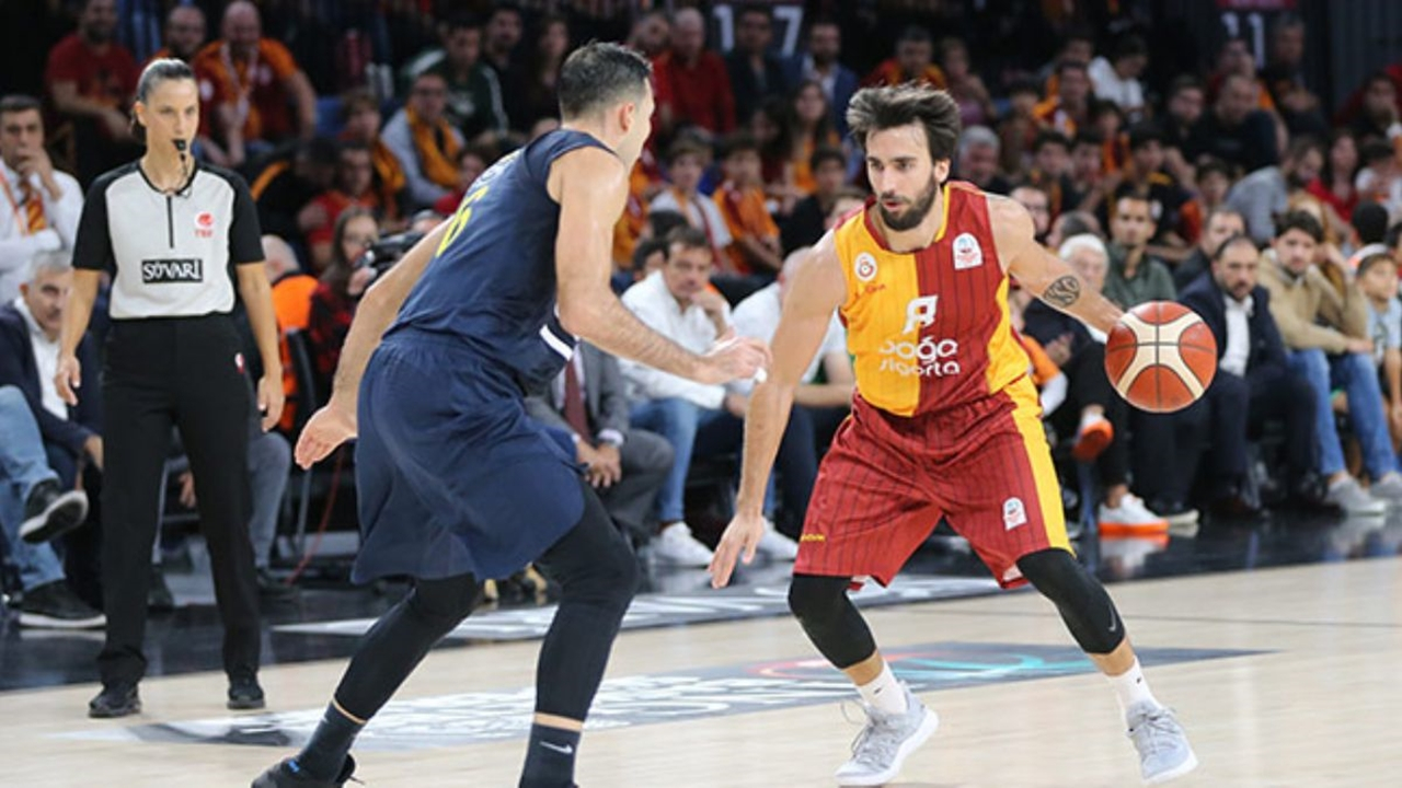 Galatasaray, Fenerbahçe Beko'yu 83-64 yendi!