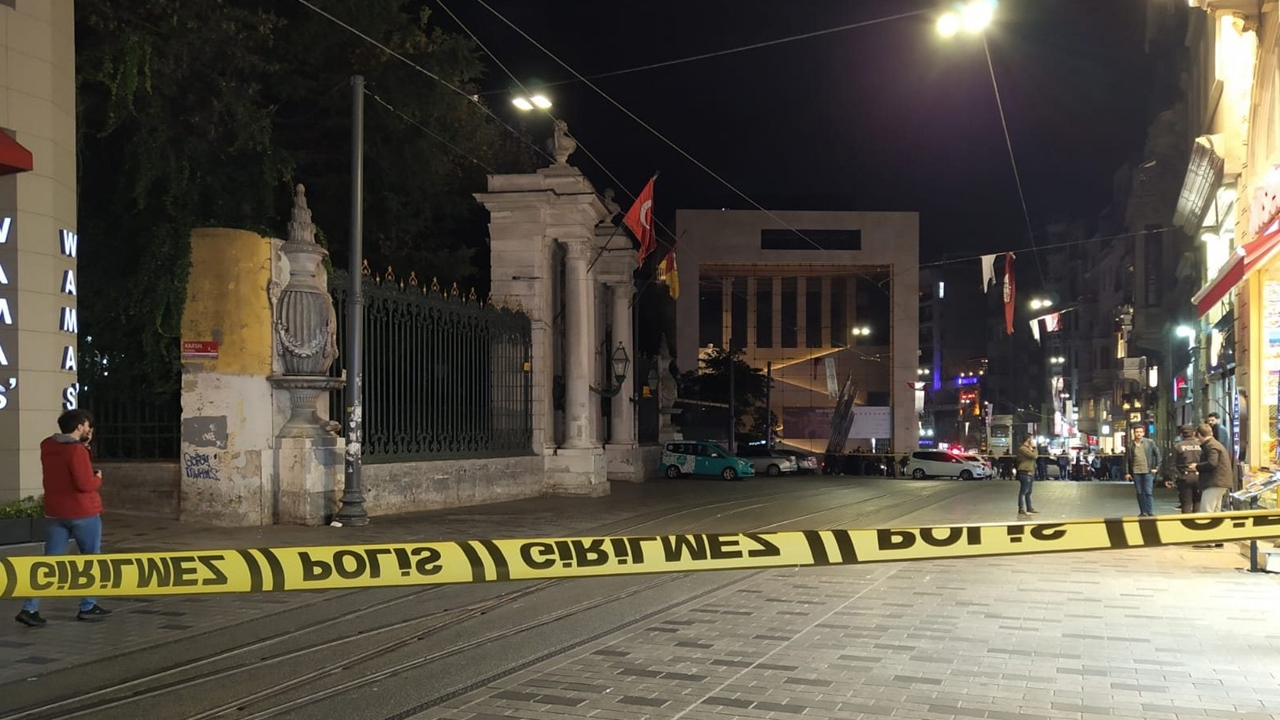Taksim'de sahipsiz çanta alarmı...