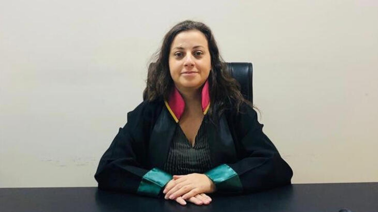 Kadın avukata falçata ile dehşeti yaşattı!