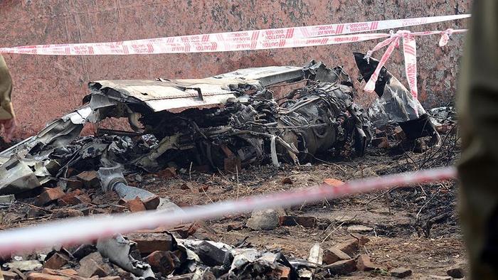 İsviçre'nin Basel kentinde uçak düştü: 1 ölü