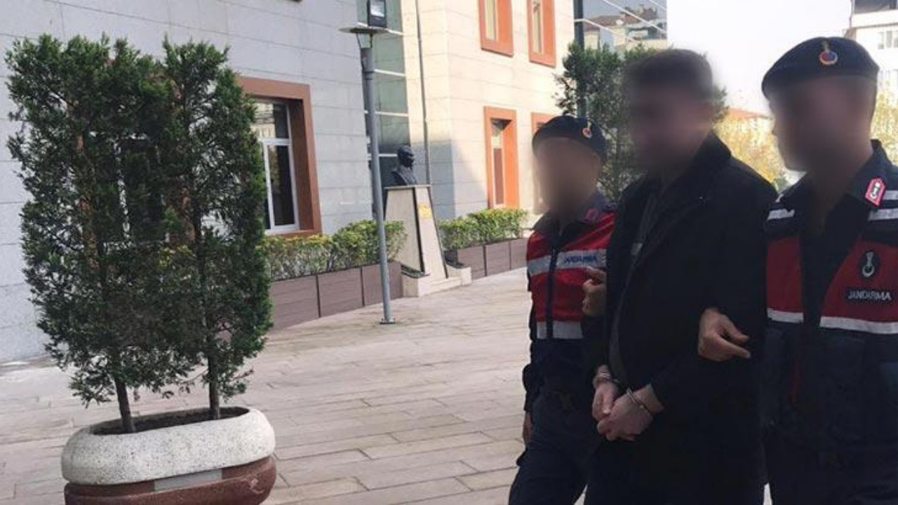 Küçük çocuğa tecavüzden aranıyordu!