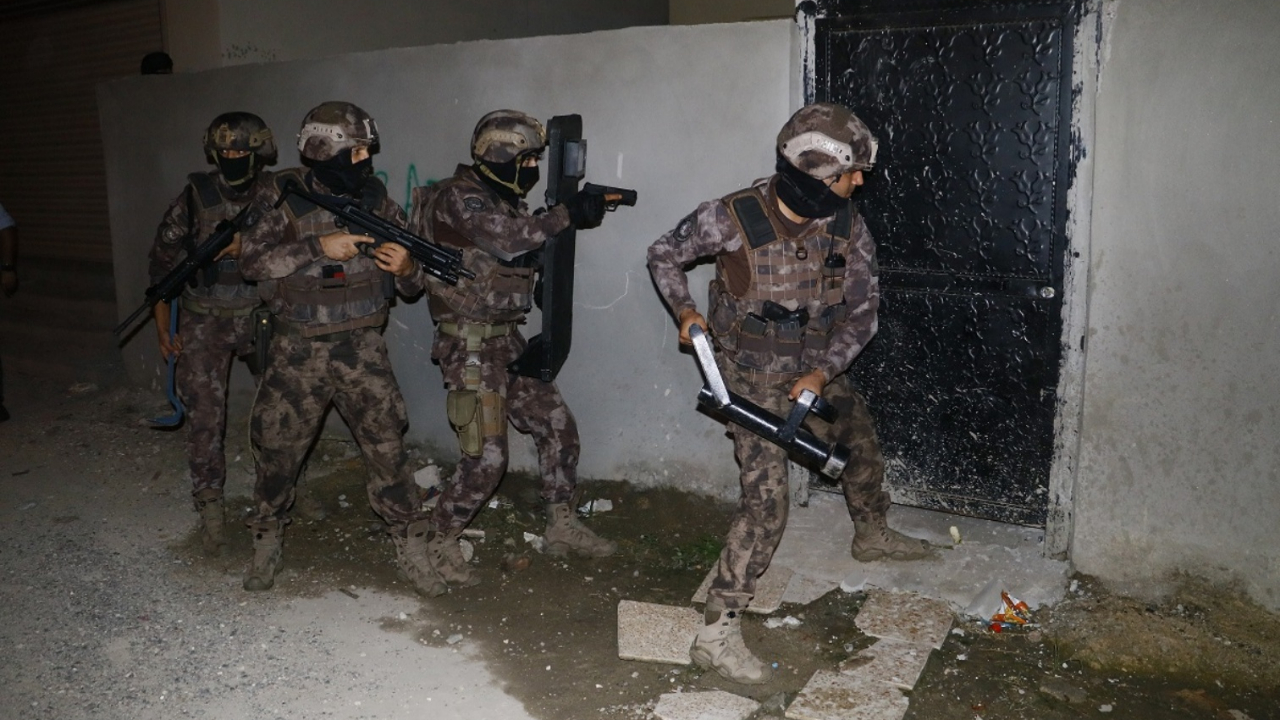 21 ilde 26 operasyon: Kıskıvrak yakalandılar